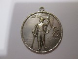 Cumpara ieftin Medalion militar argintat din anii 20