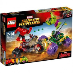 LEGO Marvel Super Heroes Hulk contra Hulk cel Rosu 76078 foto