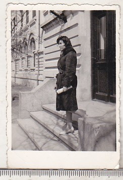 bnk foto - Ploiesti - Iesirea din Palatul Culturii spre Bulevard - 1963 foto
