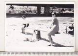 Bnk foto - Ploiesti - parculetul de pe str Jianu de linga pod, Alb-Negru, Romania de la 1950, Cladiri