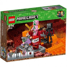 LEGO Minecraft Lupta Nether 21139 foto