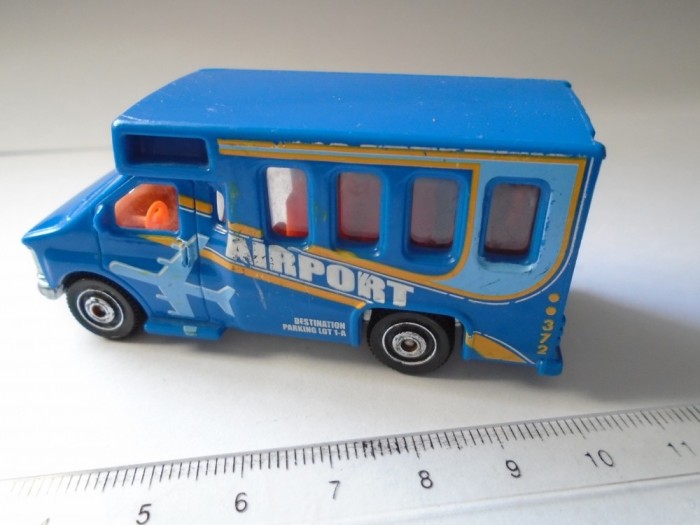 bnk jc Matchbox MB372 - Chevy Transport Bus - 1/80 bnk jc Matchbox MB372 - Chevy Transport Bus - 1/80
