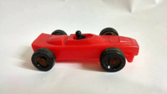 Masinuta veche romaneasca plastic rosu, curse, formula 1, anii &amp;#039;80, 9cm lungime foto