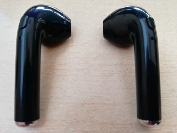 Căști fără fir de tip EarPods, bluetooth, noi, sigilate, in cutie. foto mare Căști fără fir de tip EarPods, bluetooth, noi, sigilate, in cutie. foto mare