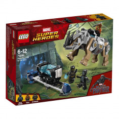 LEGO Super Heroes - Confruntarea cu rinocerul langa mine (76099) foto