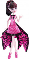 Papusa Monster High Transformarea in Vampir Liliac - Draculaura foto