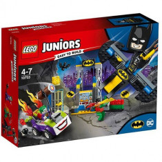 Set de constructie LEGO Juniors Atacul lui Joker in Batcave foto