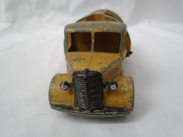 bnk jc Dinky 25v Bedford Refuse Wagon