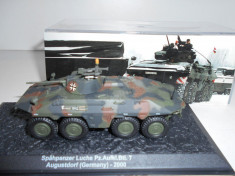 Macheta tanc SPAHPANZER LUCHS GERMANY 2000 + revista scara 1:72 foto