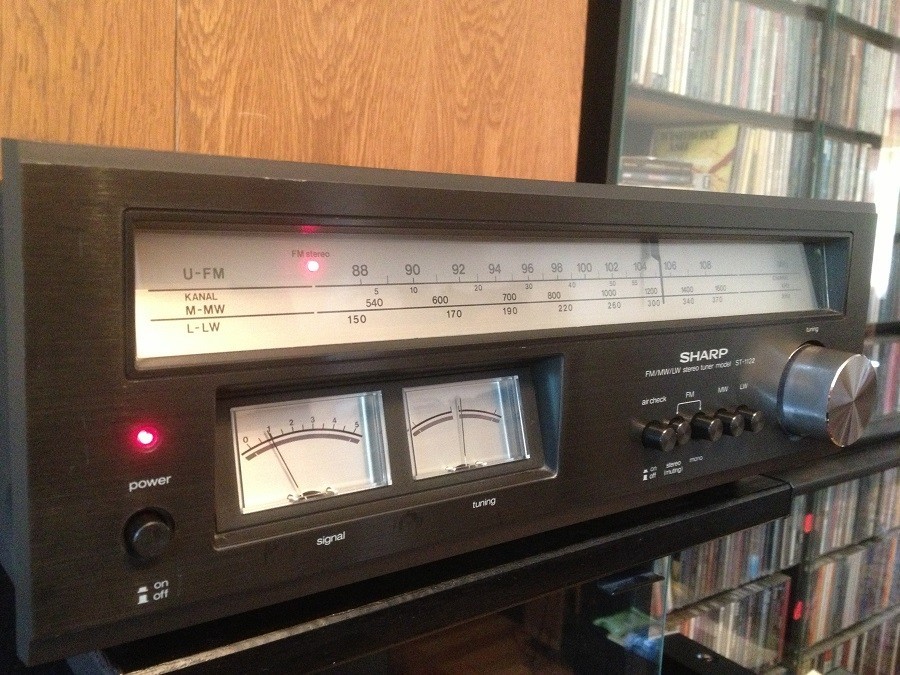 SHARP model ST-1122 - FM/MW/LW Stereo Tuner - Rar/Vintage/Impecabil ...