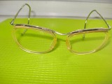 9326-Ochelari de colectie cu sistem arc din metal stare buna.