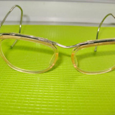 9326-Ochelari de colectie cu sistem arc din metal stare buna.