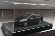 Macheta Volkswagen Golf 7 Variant negru - Herpa VW, 1:43 foto