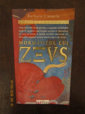 MORMANTUL LUI ZEUS-Barbara Cleverly foto