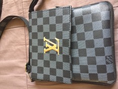 Borseta Louis Vuitton foto