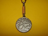 Breloc fotbal (vechi de colectie) - Campionatul Mondial SPANIA 1982