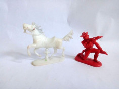 lot 2 figurine West Germany un cowboy rosu si un cal alb, vechi, vintage foto