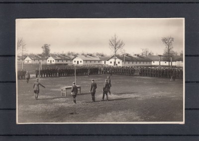 MILITARA SOLDATI PE TERENNUL DE SPORT O.N.E.F. foto