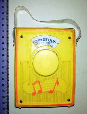 JUCARIE VECHE -CUTIUTA MUZICALA- FISHER PRICE 1970 foto