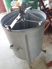 Vand Centrifuga manuala pentru stors miere foto