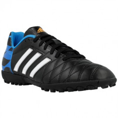 Ghete Fotbal Adidas Questra M29869 foto