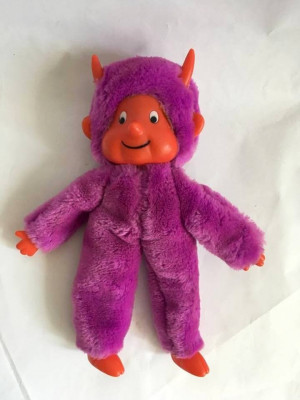 Maimutica tip Monchhichi (kiki), moncicci, moncici, drac mov foto