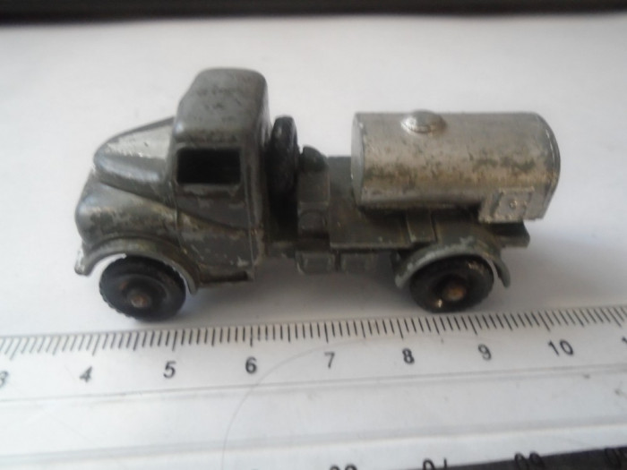 bnk jc Matchbox 71a Water Truck 200gal