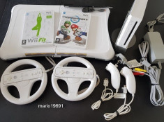 Set Wii modat+placa fitness+64Gb+2 manete+2volane 30 jocuri foto