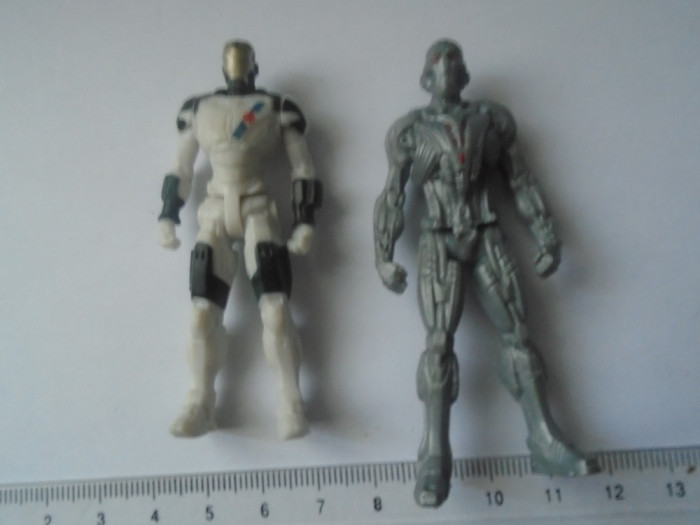 bnk jc Lot 2 figurine Iron Man si Doctor Who