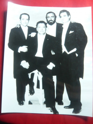 Fotografie- Mari Tenori al Lumii : L.Pavarotti ,H.Carreras ,P.Domingo ,dim.= 25 foto