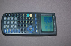 Calculator Texas Instruments TI-83 foto