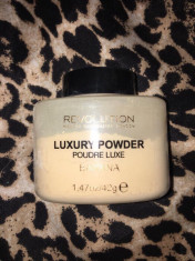 Pudra - Luxury powder Banana - Makeup Revolution foto