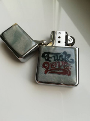 Bricheta - STAR - Metalica Gen ZIPPO Model 34 FUCK LOVE foto