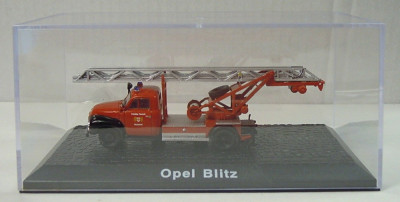 Macheta Pompieri Opel Blitz 1:72 foto