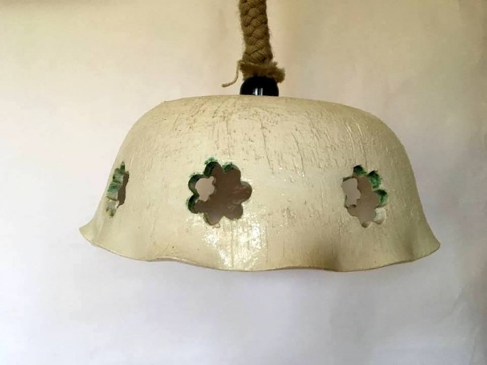 Lampa / candelabru din tavan, de ceramica, artistic, cu fir foarte lung