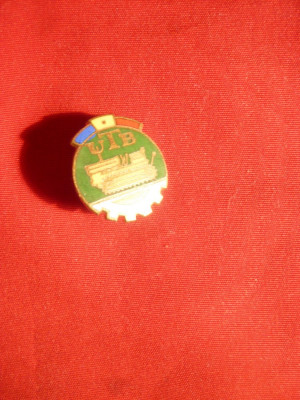 Insigna UTB - Tractoare Brasov , metal si email , L= 1,8 cm foto