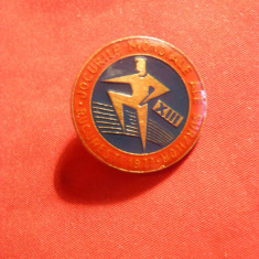 Insigna Jocurile Sportive ale Surzilor Bucuresti 1977 - metal si email , d= 2 cm