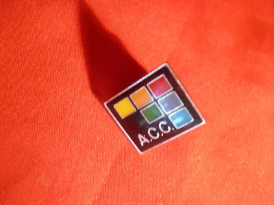 Insigna ACC cu buton , metal si email , d= 1,5 cm foto
