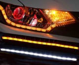 DRL LED Auto, Lumini de Zi cu Semnalizare, Flexibile, 12-24V, 50-69cm, Alb/Galben, 2 buc