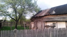 Vand casa taraneasca in Turceni Gorj,cu 1500 mp de teren ,acte in regula foto