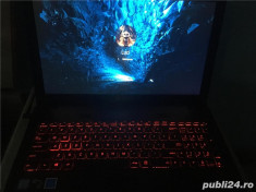 Laptop gaming ASUS ROG foto