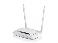 Router wireless 300Mbps, 4 Porturi, Atheros, 2T2R, 2.4GHz, 802.11n Draft 2.0, 802.11g/b, Built-in 4-port Switch, 2 antene fixe, USB, VPN foto