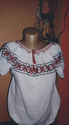 Ie traditionala foto