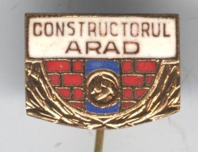 Insigna FOTBAL - CONSTRUCTORUL ARAD foto