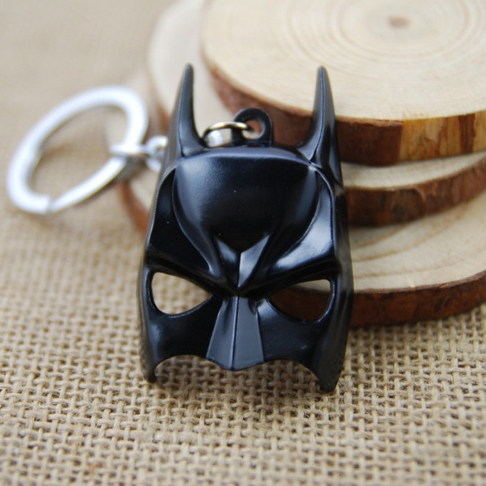 Breloc tema Batman Mask metalic + ambalaj cadou
