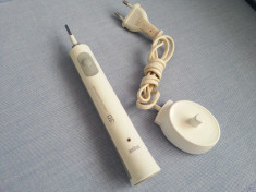 Periuta electrica BRAUN OralB 3D 4729 Germany + incarcator original 3757 oral b foto