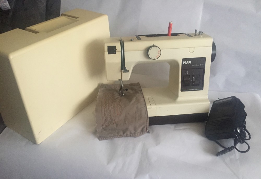 Masina de cusut electrica PFAFF Hobby model 541 diverse operatii ...