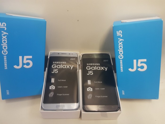 Samsung Galaxy J5 (2017) Dual Sim 16GB 4G Black/Blue Silver nou, factura foto mare Samsung Galaxy J5 (2017) Dual Sim 16GB 4G Black/Blue Silver nou, factura foto mare