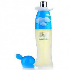 Moschino Cheap and Chic Light Clouds Eau De Toilette Spray 50ml foto