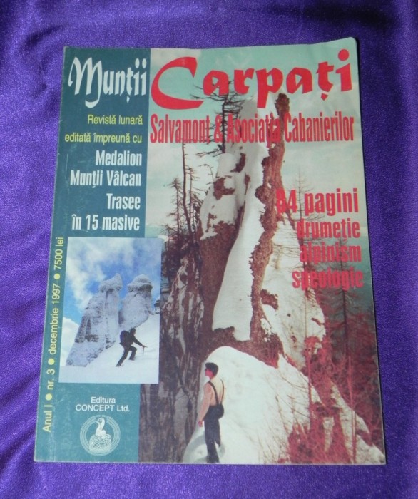 revista Muntii Carpati nr 3 medalion muntii Valcan (f3181 foto mare revista Muntii Carpati nr 3 medalion muntii Valcan (f3181 foto mare